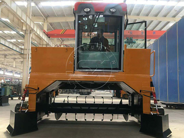 Introduction of crawler type compost turner