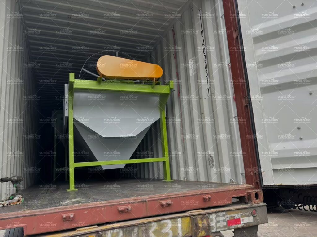 Organic fertilizer production equipment loaded on a truck at the Yushuxin factory for shipment to Thailand