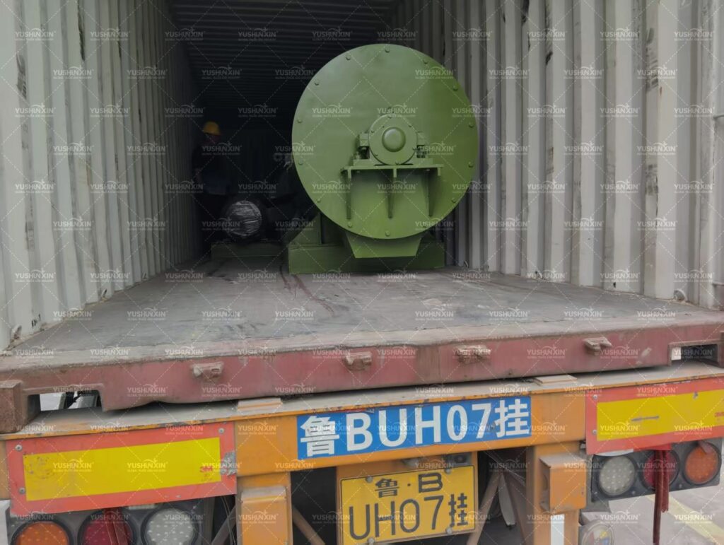 Organic fertilizer production equipment being loaded at the Yushuxin factory for shipment to Chile