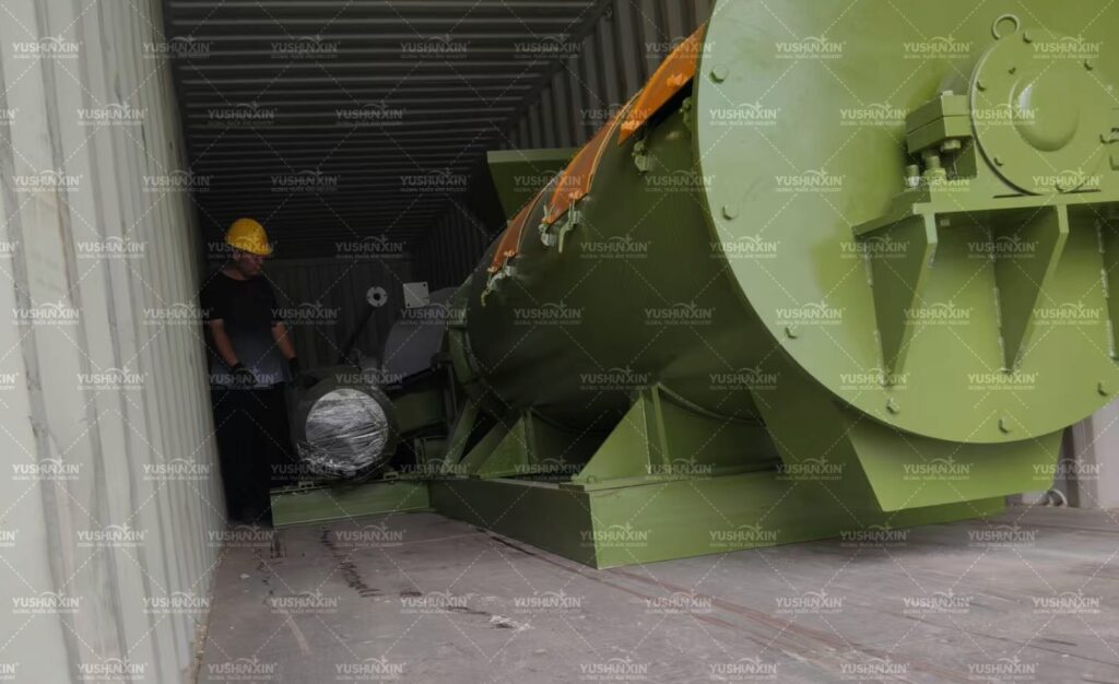 Organic fertilizer production equipment being loaded at the Yushuxin factory for shipment to Chile