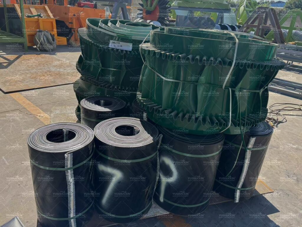 กำลังโหลดอุปกรณ์ทำเม็ดปุ๋ยแบบลูกกลิ้งคู่ที่โรงงาน Yushuxin เพื่อจัดส่งไปยังอินโดนีเซีย